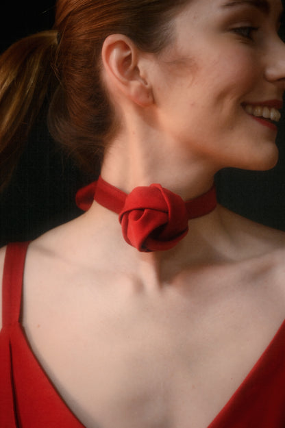 Rose choker